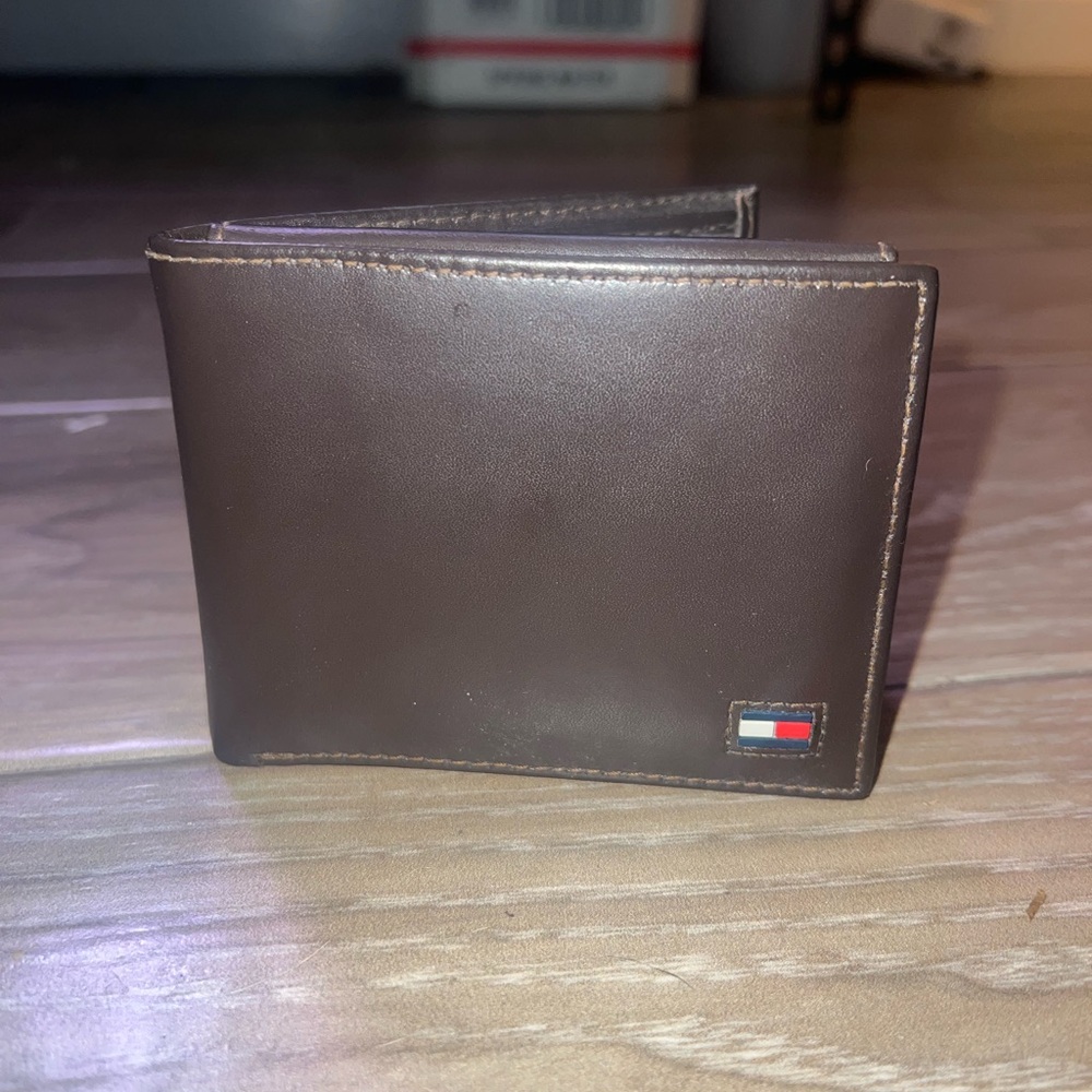 Tommy Hilfiger Brown Leather Wallet